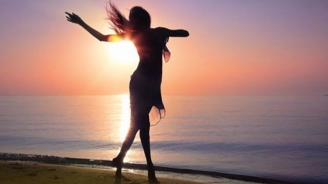 "Волшебное слово - Женщина!" - стихи Марии Ульяновой, видео Татьяны Трубеевой смотреть онлайн