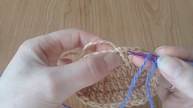 Смена цвета нити без ступенек при вязании крючком по кругу. Как это делаю я. смотреть онлайн