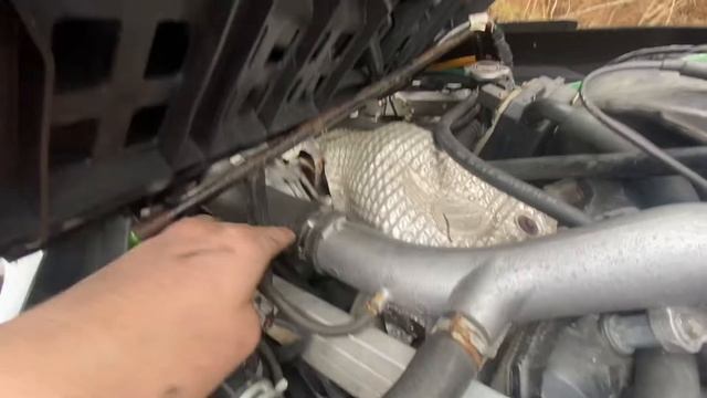 2010 Arctic Cat z1 turbo EXT and simular Hood removal and Spark Plug change смотреть онлайн