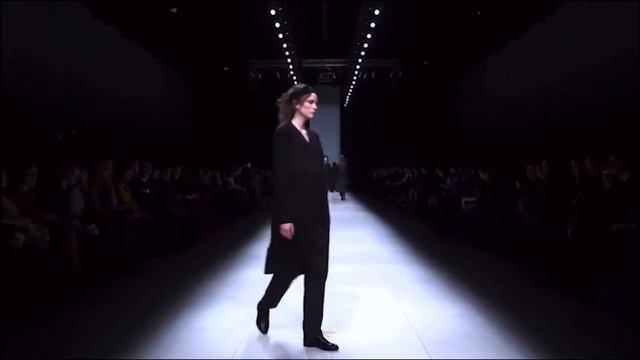 Янис Чамалиди Санкт-Петербург. Великие дизайнеры современности fashion show смотреть онлайн