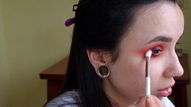 Красный макияж c тенями Jeffree Star смотреть онлайн