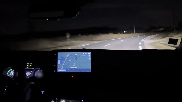 Toyota Yaris Cross headlights test смотреть онлайн