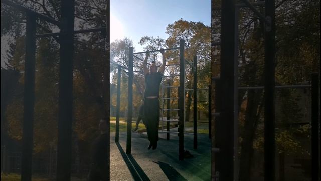 10 выходов + 25 подтягиваний (1 сет) смотреть онлайн