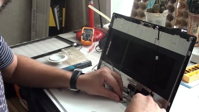 Замена матрицы на ноутбуке Acer Aspire V3-551G. смотреть онлайн