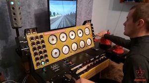 Электровоз в комнате общежития | Тренажер машиниста электровоза