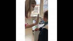 Как правильно надеть заушный слуховой аппарат