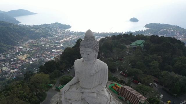 Большой Будда с дрона. Пхукет. Достопримечательности Таиланда. смотреть онлайн