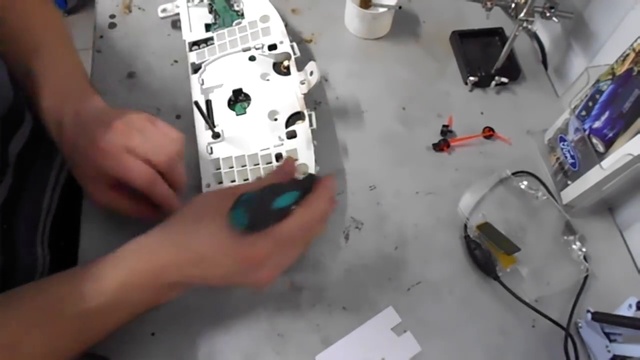 Ремонтируем панель приборов Nissan (Анатолий Тесля) смотреть онлайн