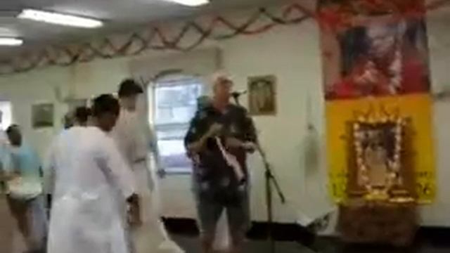 Kirtan Vaiyasaki Prabhu Orlando 16/09/2007 смотреть онлайн