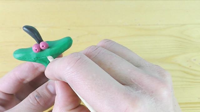 Как слепить Таракана из мультфильма Огги и тараканы