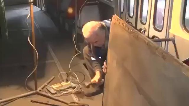 В Мариуполе ведется активная подготовка к возобновлению трамвайного движения смотреть онлайн