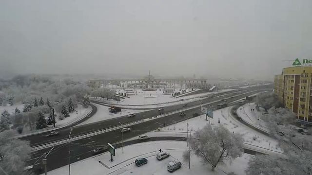 Парк Первого Президента, Алматы, снег смотреть онлайн