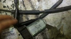 Поменял стеклоподъемник на Калине, хватило на один подъем, гребаные запчасти.