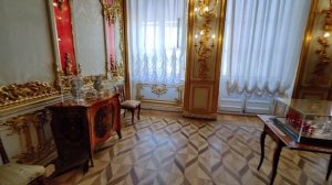ЕКАТЕРИНИНСКИЙ ДВОРЕЦ В ЦАРСКОМ СЕЛЕ