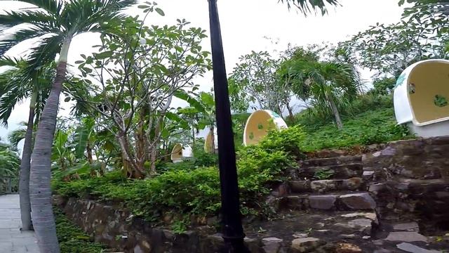 100 яиц. Грязелечебница в Нячанге. Гуляем после травяной ванны. смотреть онлайн