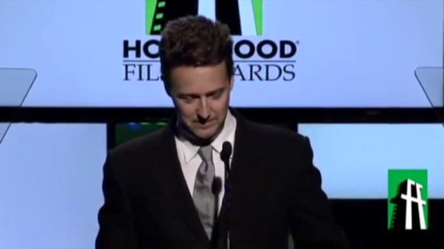 Edward Norton introducing Richard Gere at Hollywood Awards смотреть онлайн