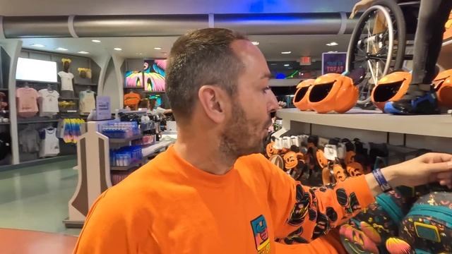 NOTRE PREMIERE SOIREE HALLOWEEN A DISNEY WORLD ! смотреть онлайн