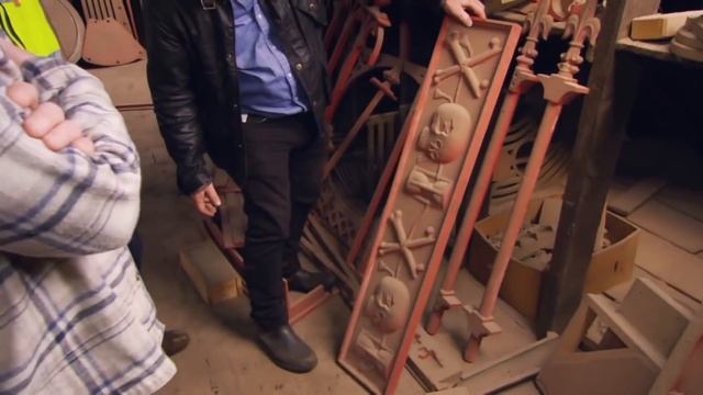 Drew Finds One Of A Kind Antiques In These Estates | Salvage Hunters смотреть онлайн