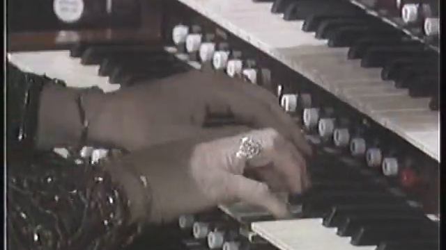 J.S. Bach, PRELUDE & FUGUE IN D MAJOR [BWV 532] - Diane Bish смотреть онлайн