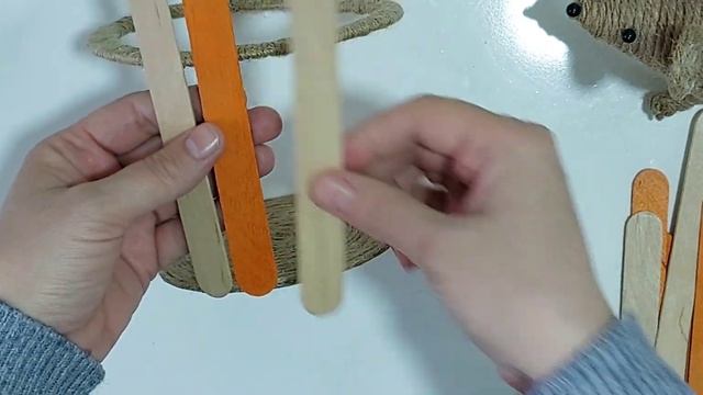 Всего несколько палочек от мороженого и кусок картона смотреть онлайн