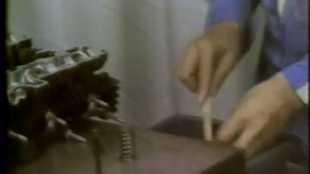 KAWASAKI Z1 ENGINE MAINTENANCE TRAINING VIDEO. смотреть онлайн