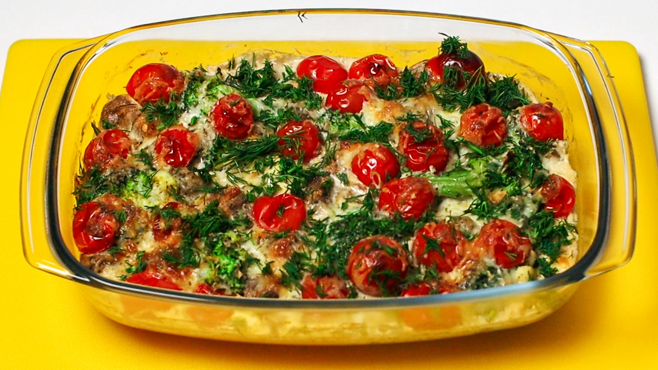 Запеканка из курицы и брокколи в духовке с сыром и помидорами. Нежная вкусная запеканка. смотреть онлайн