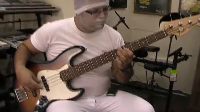 FENDER HIGHWAY ONE JAZZ BASS GUITAR - כלי זמר נתניה смотреть онлайн