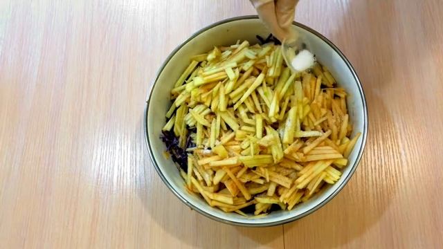 САЛАТ ИЗ КРАСНОКОЧАННОЙ КАПУСТЫ С ЯБЛОКАМИ. ♥ОЧЕНЬ ВКУСНО♥ смотреть онлайн