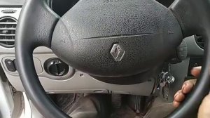 руль сошёл с ума, перепутали местами патрубки гидроусилителя  рулевой рейки.