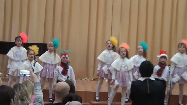 Рождественская песня. Хор "Веселые нотки" СШ 66 Минск смотреть онлайн