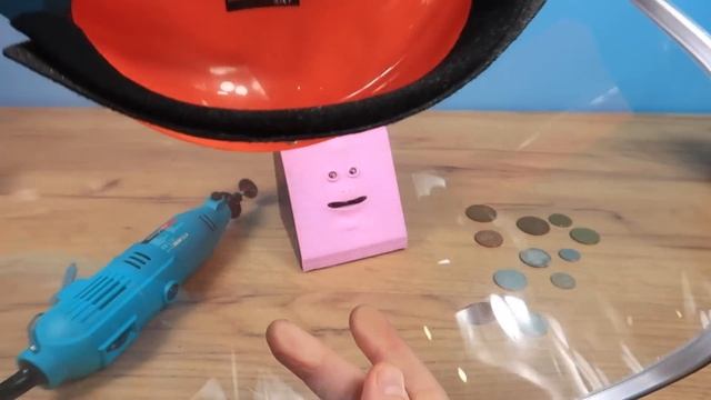 Жующая копилка подавилась и пришлось ее распилить! Что внутри жующей копилки? смотреть онлайн