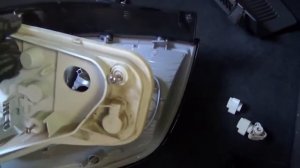 Opel Astra H Универсал Замена заднего фонаря