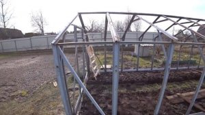 МОНТАЖ ПОЛИКАРБОНАТА НА ТЕПЛИЦУ. ПЕРВЫЕ ПОСАДКИ. САЖАЕМ РЕДИС