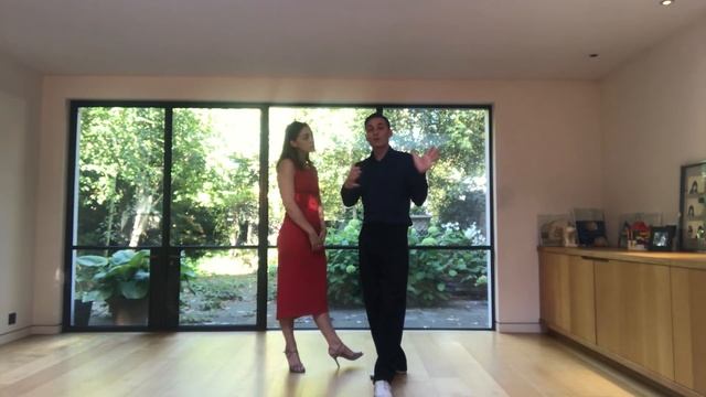 Argentine Tango Lesson - The Half-Turn with Parada [EASY GUIDE] смотреть онлайн