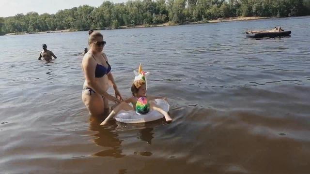 ВЛОГ: Купаемся на Волге. Народу тьма. 12.07.20 смотреть онлайн