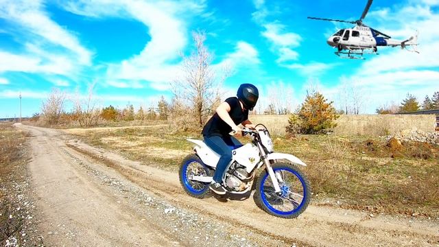 Вилли на китайском мотоцикле?.Встаю на козла на 250 куб мотоцикле Motoland XT250 HS. 1 тренировка. смотреть онлайн