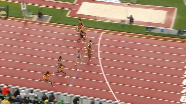 INCREDIBLE Finish In Women's 100 Meter Finals! ｜｜ 2022 NCAA Track смотреть онлайн