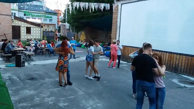 Кизомба на опен эйре в Кропивницком (клуб Импульс) смотреть онлайн