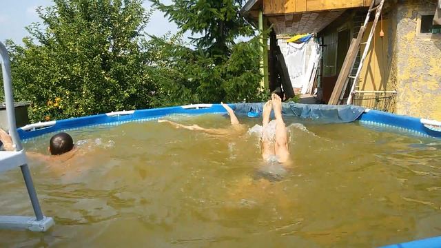 Дети купаются! смотреть онлайн