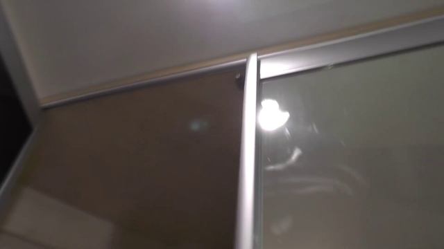 Встроенный шкаф-купе в прихожую. Угловой зеркальный шкаф до потолка, в коридор. смотреть онлайн