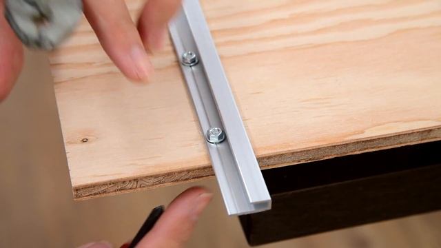 How to make a circular saw guide смотреть онлайн