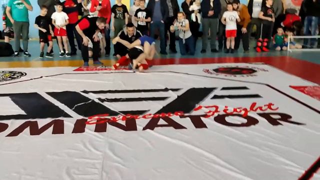 Dominator Extreme Fight 10 -12