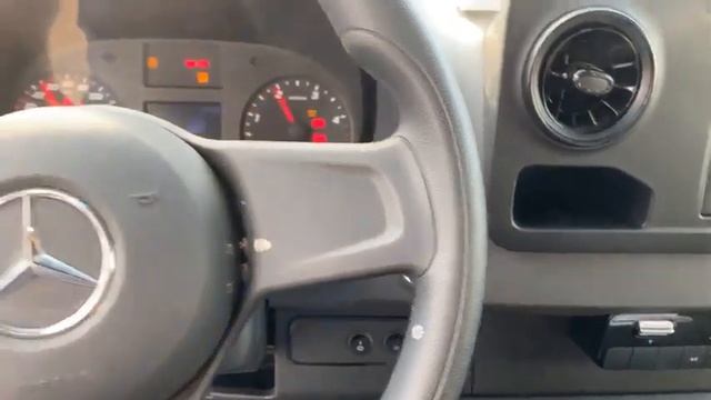 MERCEDES SPRINTER CURTA FURGÃO DE 7.5M TRANSFORMADA PARA O TRANSPORTE ESCOLAR 16 LUGARES смотреть онлайн