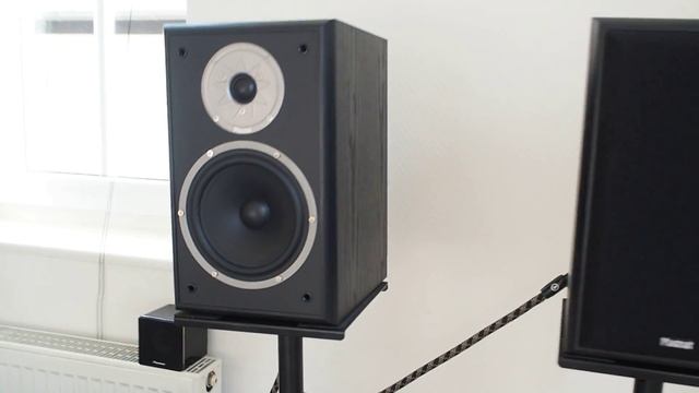 Magnat Monitor Supreme 200 Lautsprecher Stative Justin