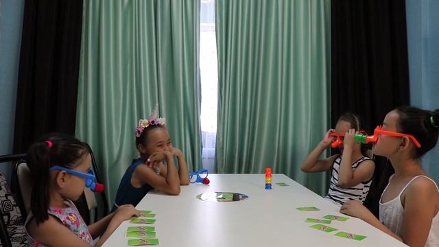 ИГРА С ПОДРУЖКАМИ В ПИНОККИО смотреть онлайн