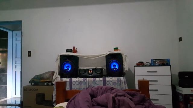 MINI HI-FI SYSTEM LG XBOOM CL-87 смотреть онлайн