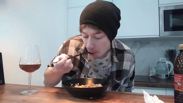 Мукбанг плов, ем на камеру и болтаю. Болталка