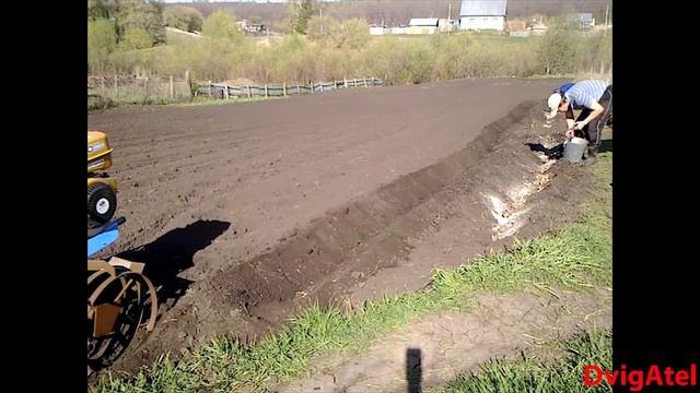 Посадка картошки 15.05.2018, мотоблок Нева мб 23, нарезка борозд смотреть онлайн