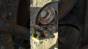 Замена тормозных дисков. Замена задних колодок на Фольксваген Бора, Джетта.