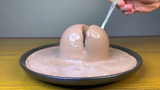 Как таит мороженое? Ускоренная съёмка Таймлапс How does ice cream melt? Time Lapse смотреть онлайн
